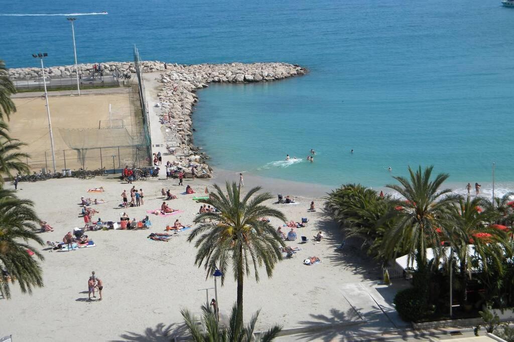 App Le Rocazur Avec Piscine Et Parking En Bord De Mer A 500M Du Centre Ville Ментона Екстериор снимка